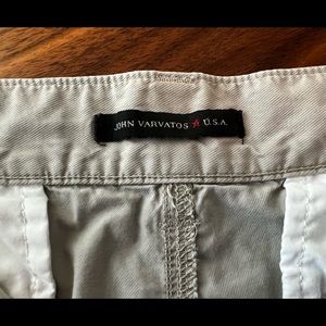 John Varvatos Men’s Short 20”